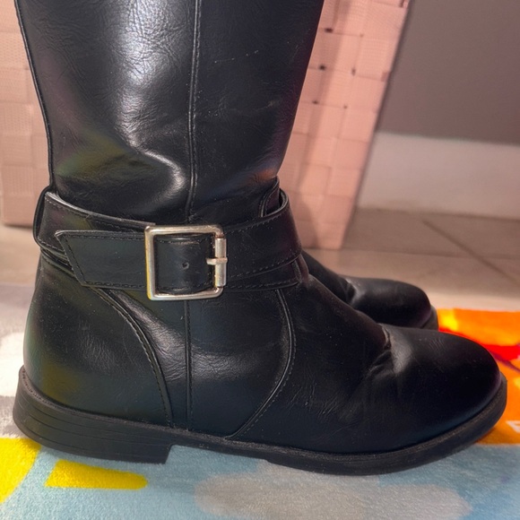 The Children's Place Sleek Black Kids Boots - Picture 3 of 10